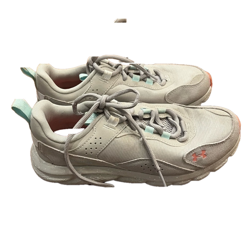 Womens under Armour shoes charged verssert size 8 1/2​